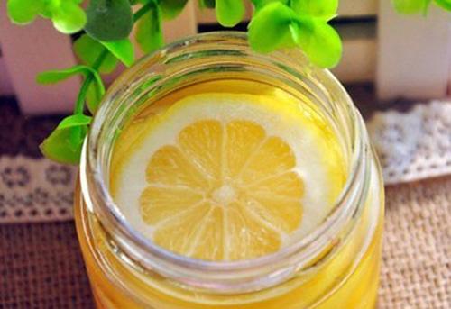 自制柠檬蜂蜜水 自制柠檬蜂蜜水放冰箱保质期多久?