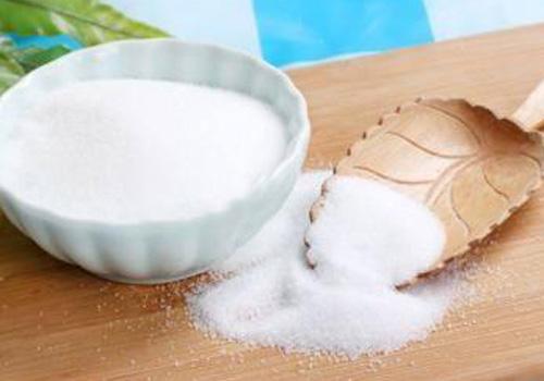 食盐受潮结块还能吃吗 食盐受潮结块还能吃吗图片