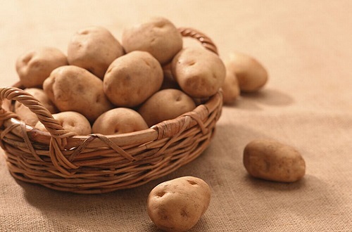 头痛吃什么食物好 老人头痛吃什么食物好