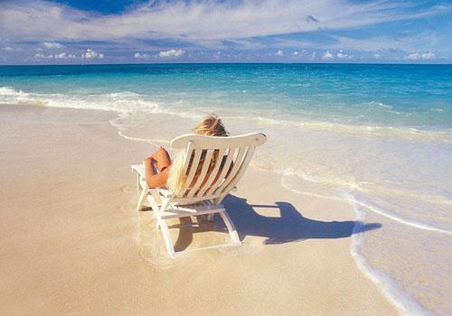 晒太阳头痛是什么原因（晒太阳头痛是什么原因造成的）