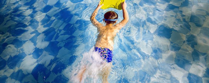 蛙泳练哪些肌肉（蛙泳锻炼哪块肌肉）