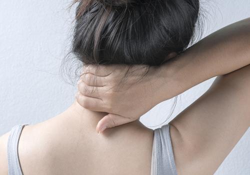 颈椎病的症状有哪些（小孩颈椎病的症状有哪些）