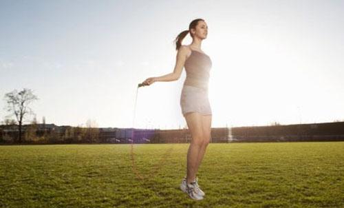 跳绳有哪些好处 每天100个跳绳有哪些好处