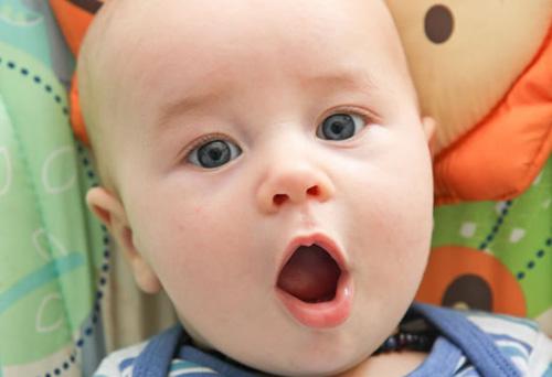 婴儿屁股起红疹怎么办（宝宝屁股出现红疹子怎么办）