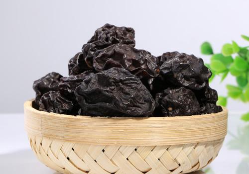 坐月子可以吃西梅吗（月子能吃西梅吗）