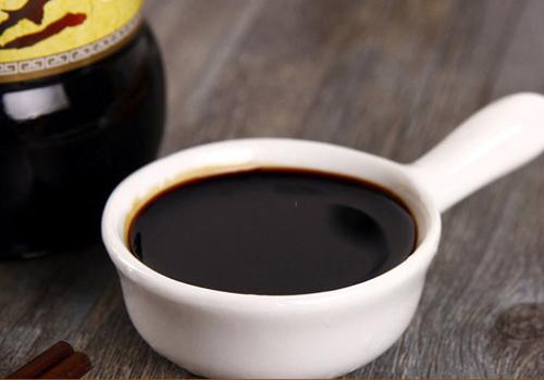 脸上长雀斑不能吃什么（脸上有雀斑 可以吃些什么）