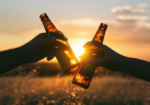 喝啤酒可以喝绿豆汤吗 啤酒和绿豆汤一起喝会怎样