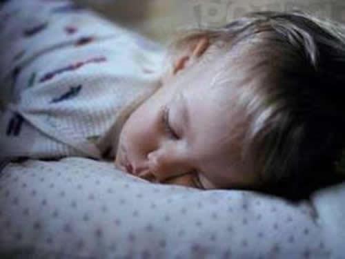 小孩出虚汗是什么原因（小孩出虚汗的原因）