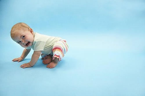 宝宝坠床后多久才能真正没事（婴儿坠床后）