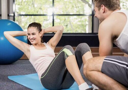 仰卧起坐能减啤酒肚吗（啤酒肚做仰卧起坐有用吗多久能减掉）