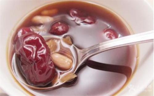 花生大枣汤的功效 花生大枣汤的功效与做法窍门