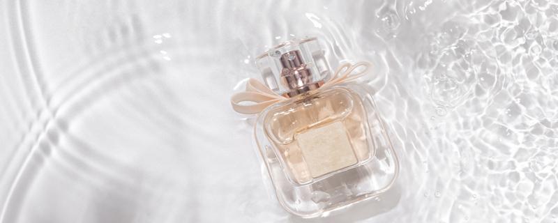 夏天喷香水的正确方法 夏天怎么喷香水才不会太浓