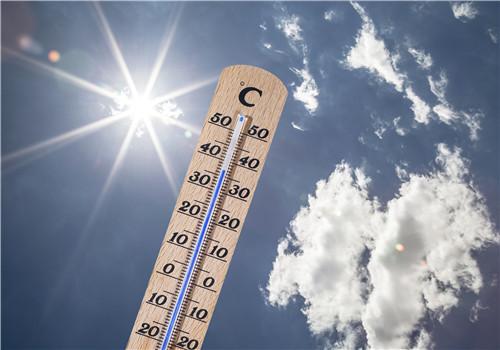 中暑会呕吐吗（孩子中暑会呕吐吗）