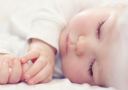 宝宝脐带出血是不是快脱落了 宝宝脐带脱落后出血怎么回事