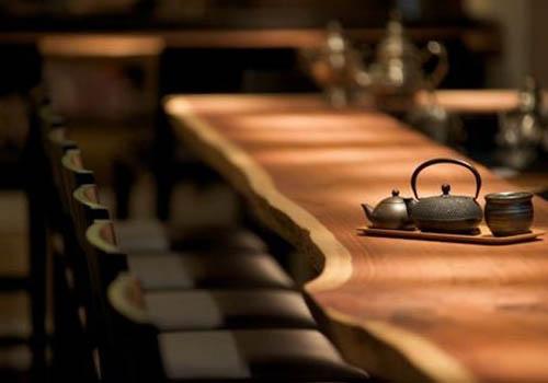 喉咙痛喝什么茶好（喉咙痛喝什么茶好一点）