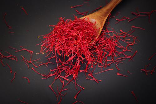 藏红花泡脚一次放多少 藏红花泡脚一次放多少根