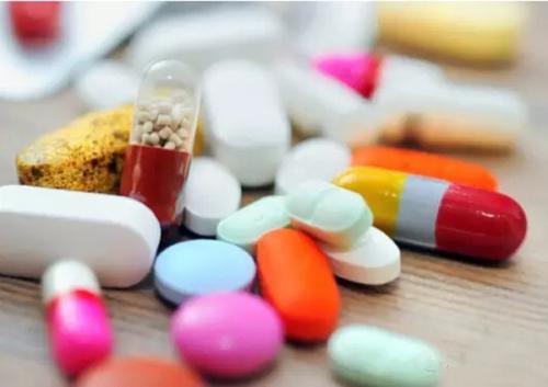 吃什么药伤肝（吃什么药伤肝最大）