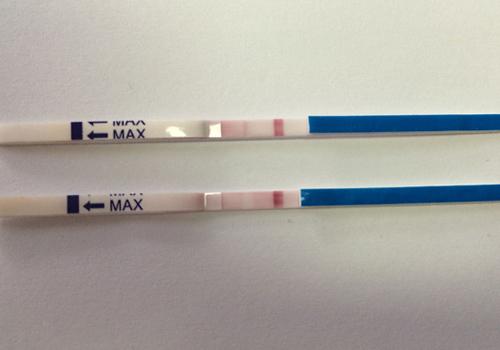 验孕试纸一深一浅是怀孕了吗（毓婷验孕试纸一深一浅是怀孕了吗）