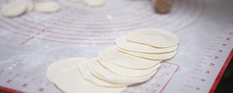 饺子皮变春卷皮的做法 饺子皮春卷的做法饺子皮春卷怎么做