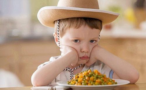 宝宝不喜欢吃饭怎么办（10个月宝宝不喜欢吃饭怎么办）