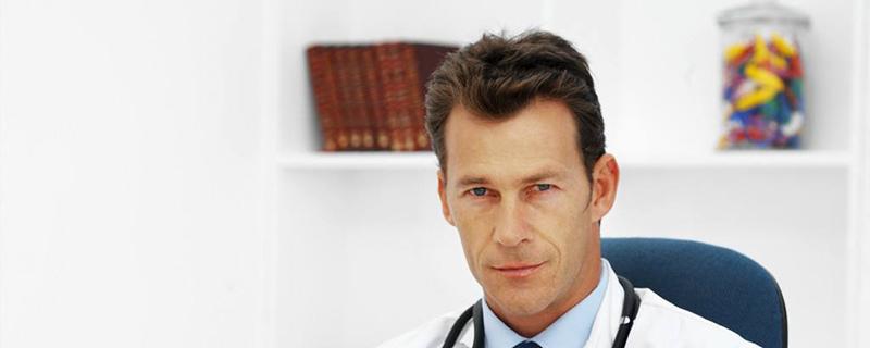 下巴长痘破了流黄水怎么回事（下巴长痘破了流黄水怎么办）