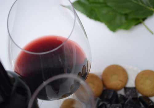 桑葚酒的家庭制作方法 喝桑葚酒有什么注意事项