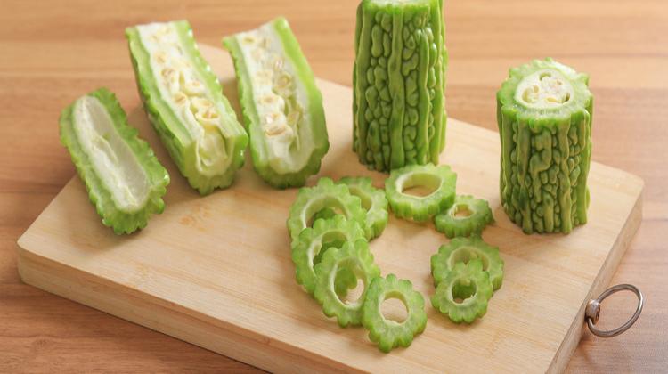 苦瓜榨汁的功效与作用 新鲜苦瓜榨汁喝的功效与作用