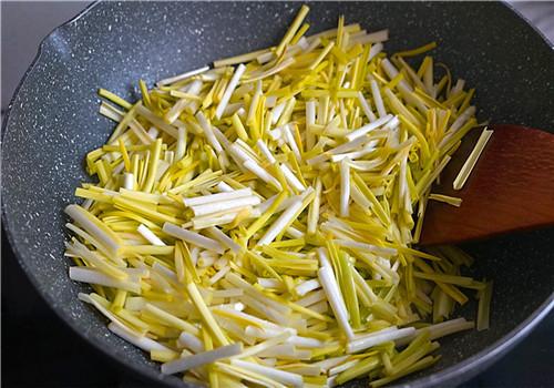 蒜黄的功效与作用 蒜黄的功效与作用及营养价值