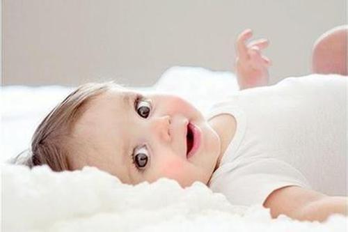 如何判断宝宝是否吃饱了 怎么判断母乳足够呢