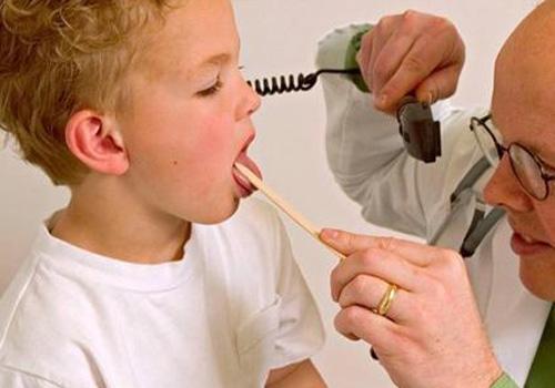 鱼刺卡在舌头根部怎么办（舌头根部被鱼刺卡了怎么办）