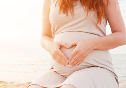孕妇肚皮痒可以挠吗 孕妇可以挠痒肚子么