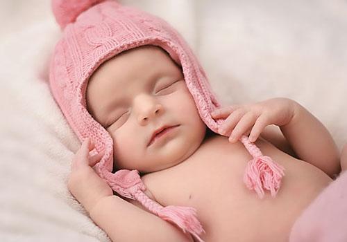 宝宝睡着了为什么会笑 为什么小宝宝睡着了会笑