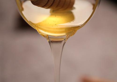 一天喝多少蜂蜜水最好 什么时候喝蜂蜜水最好