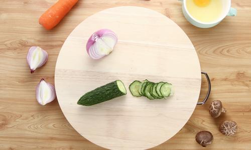 塑料砧板对人体有害吗（塑料砧板对人体有害吗 塑料菜板有毒吗）