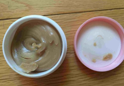 宝宝淹脖子可以用护臀膏吗 婴儿脖子淹了可以用护臀膏吗