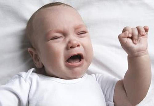 宝宝肠绞痛的症状和缓解方法（宝宝肠绞痛的症状和缓解方法图片）