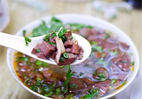 鸭血汤的功效与作用 鸭血汤的功效与作用及营养