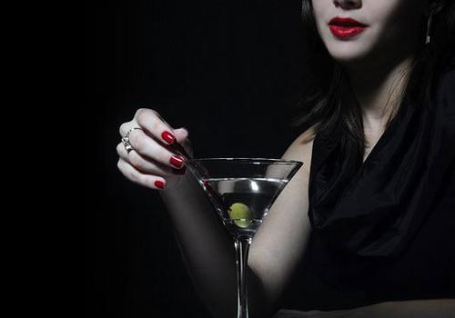 酒混着喝为什么容易醉（酒混着喝为什么容易醉生物角度）