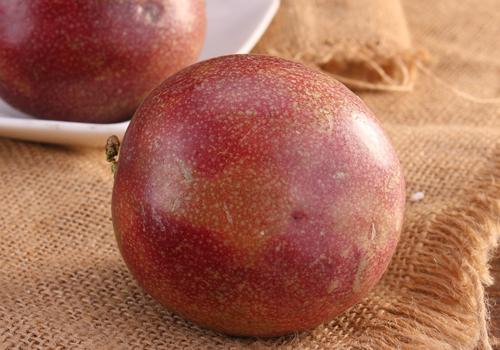 百香果和红薯可以一起吃吗（百香果和红薯能一起吃吗）