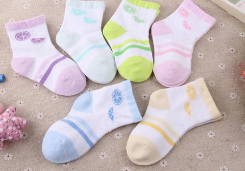 晚上睡觉可以穿袜子吗(晚上睡觉可以穿袜子吗女生)