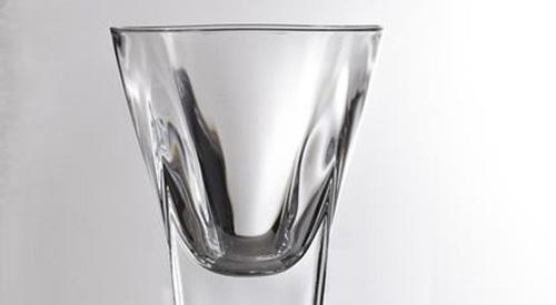 玻璃杯好还是陶瓷杯好（喝水用玻璃杯好还是陶瓷杯好）
