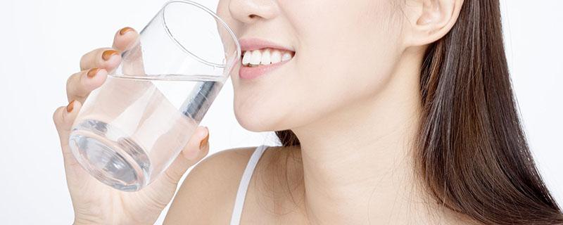 空腹喝淡盐水可以减肥吗 每天空腹喝淡盐水能不能减肥