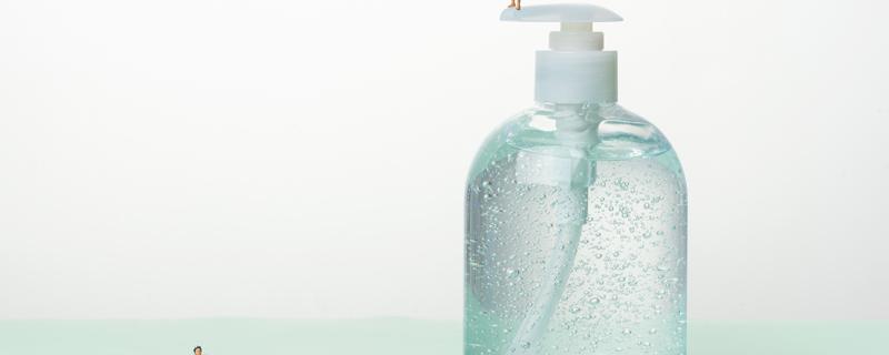 免洗洗手液都含酒精吗（免洗洗手液含酒精好还是不含酒精好）