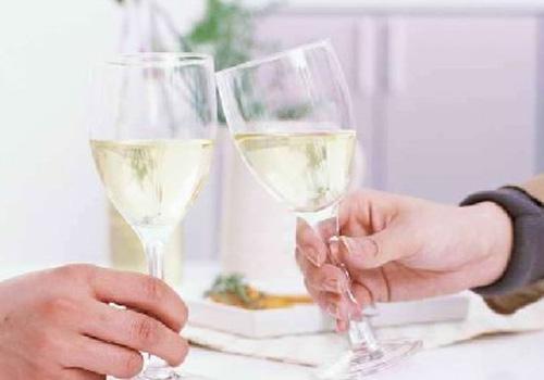 健康饮酒的标准（健康饮酒的标准量）