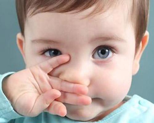 宝宝扁桃体发炎咳嗽怎么办(宝宝扁桃体发炎咳嗽怎么办最有效的方法)