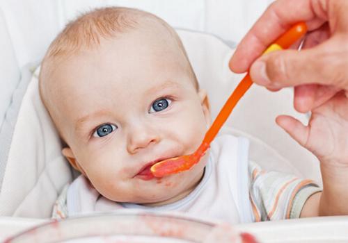 怎么判断宝宝是否吃饱了 这些小细节告诉你