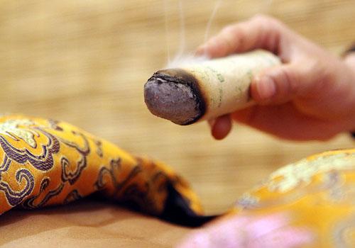 艾灸有什么好处（艾灸有什么好处与功效）