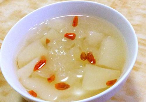 冰糖银耳苹果汤