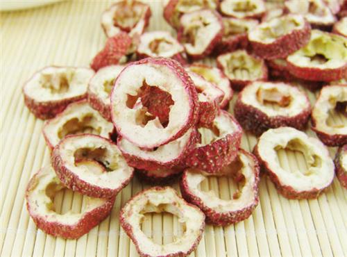 山楂泡水什么人不能喝 山楂泡水喝要注意什么