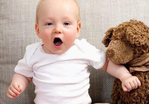 宝宝为什么容易打嗝 怎么有效消除宝宝打嗝